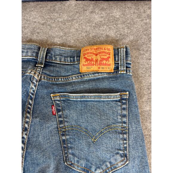 Levis 511 Denim Slim Fit Straight Jeans Mens 32x31 Blue Red Tab Faded Streetwear - Picture 2 of 8